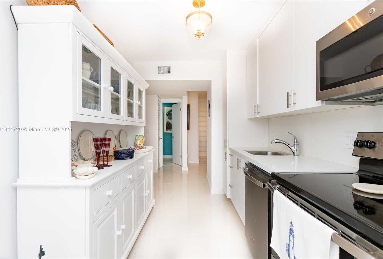Small Image of 77 CRANDON BLVD #5B, Key Biscayne Number 22