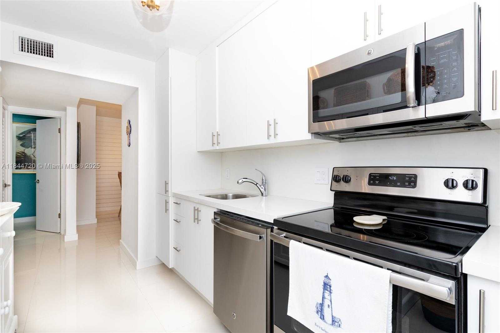 Small Image of 77 CRANDON BLVD #5B, Key Biscayne Number 23