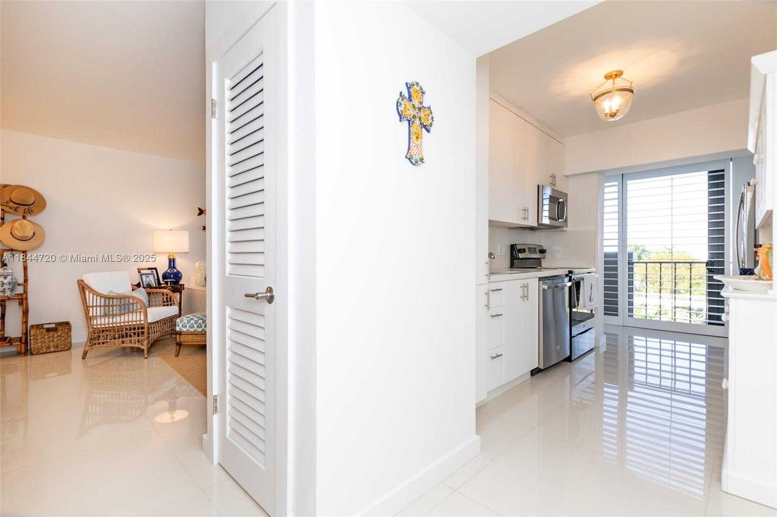 Small Image of 77 CRANDON BLVD #5B, Key Biscayne Number 26