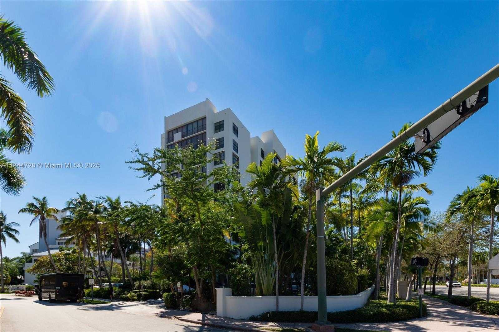 Small Image of 77 CRANDON BLVD #5B, Key Biscayne Number 3