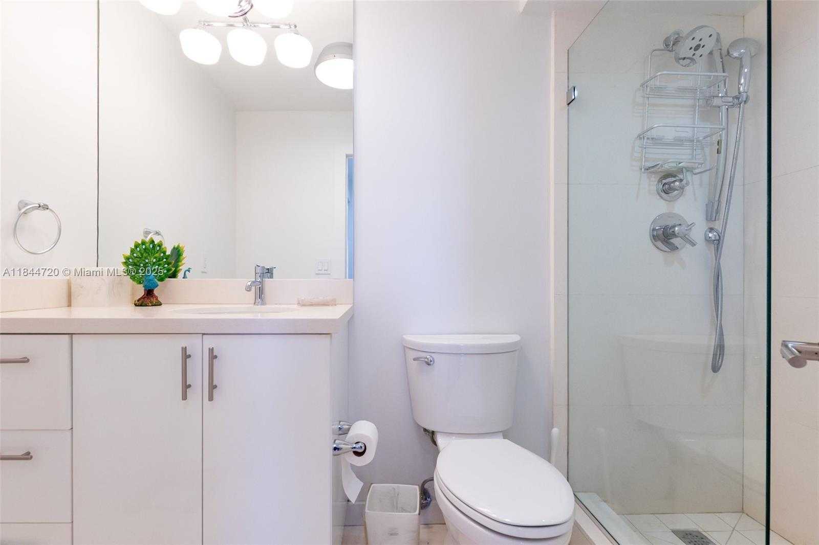 Small Image of 77 CRANDON BLVD #5B, Key Biscayne Number 30