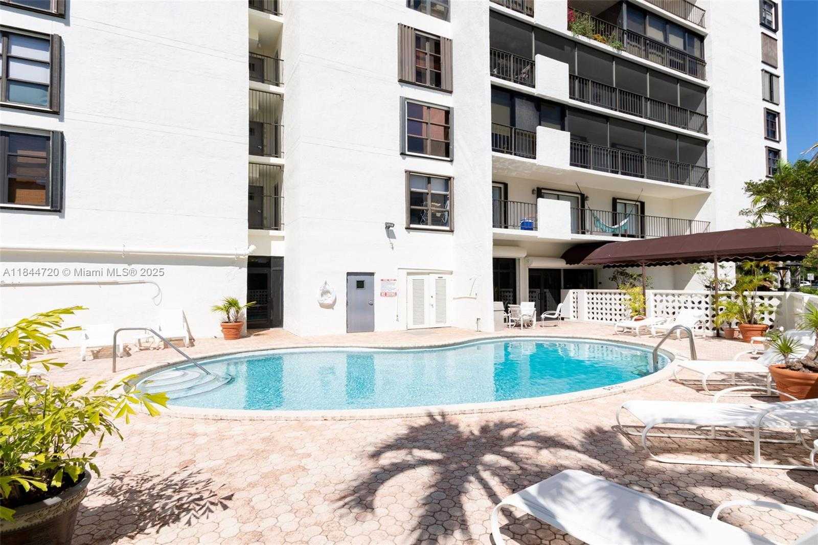 Small Image of 77 CRANDON BLVD #5B, Key Biscayne Number 40