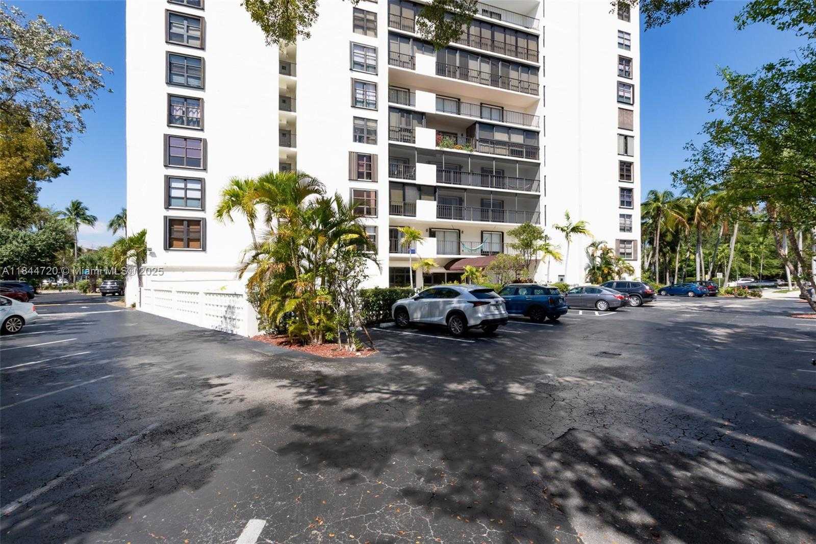 Small Image of 77 CRANDON BLVD #5B, Key Biscayne Number 41