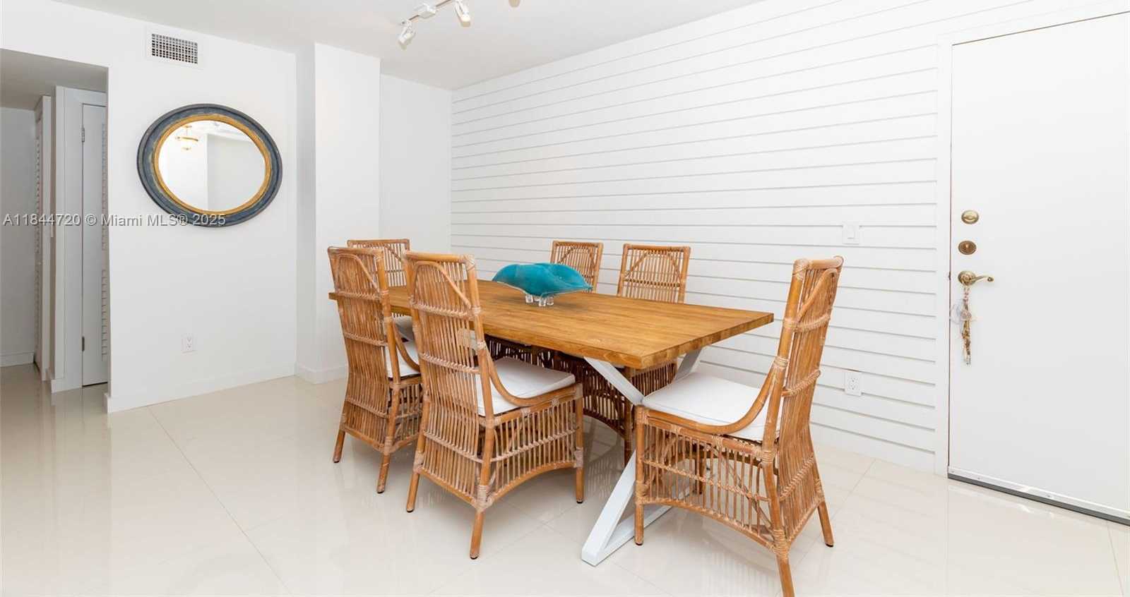 Small Image of 77 CRANDON BLVD #5B, Key Biscayne Number 7