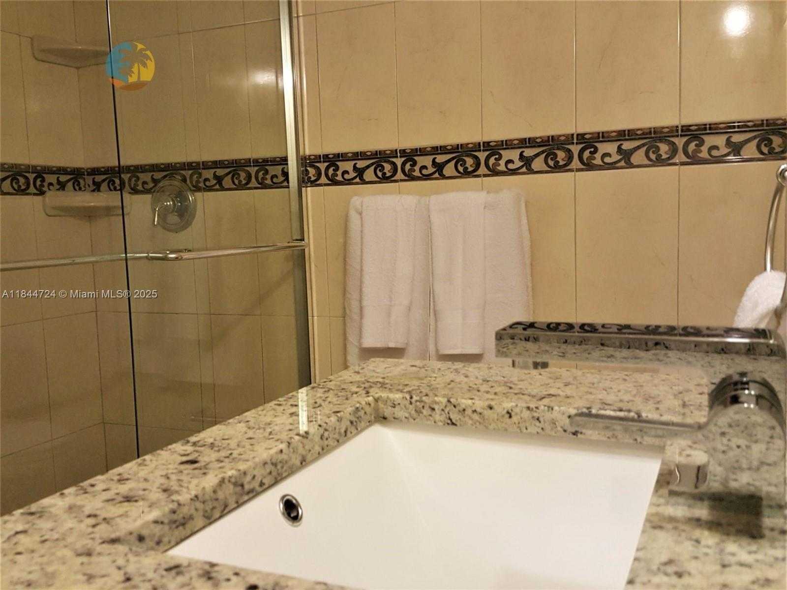 Small Image of 5225 COLLINS AVE #510, Miami Beach Number 12