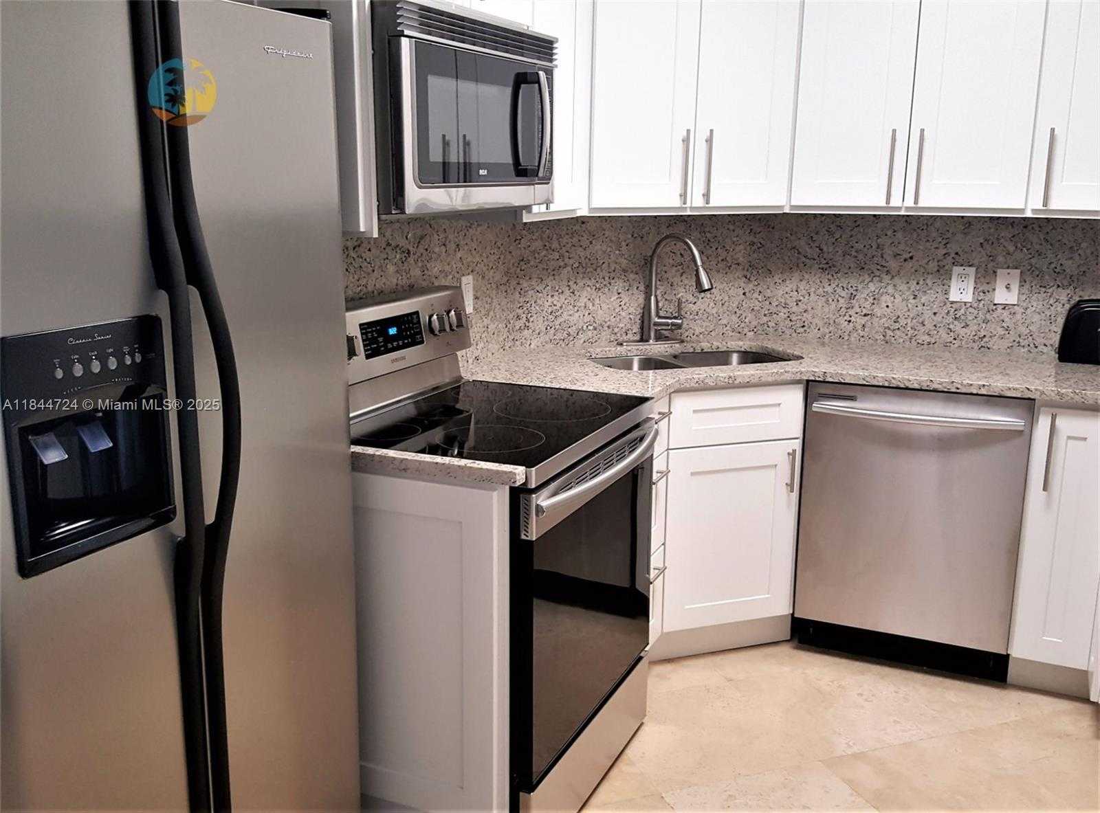 Small Image of 5225 COLLINS AVE #510, Miami Beach Number 8
