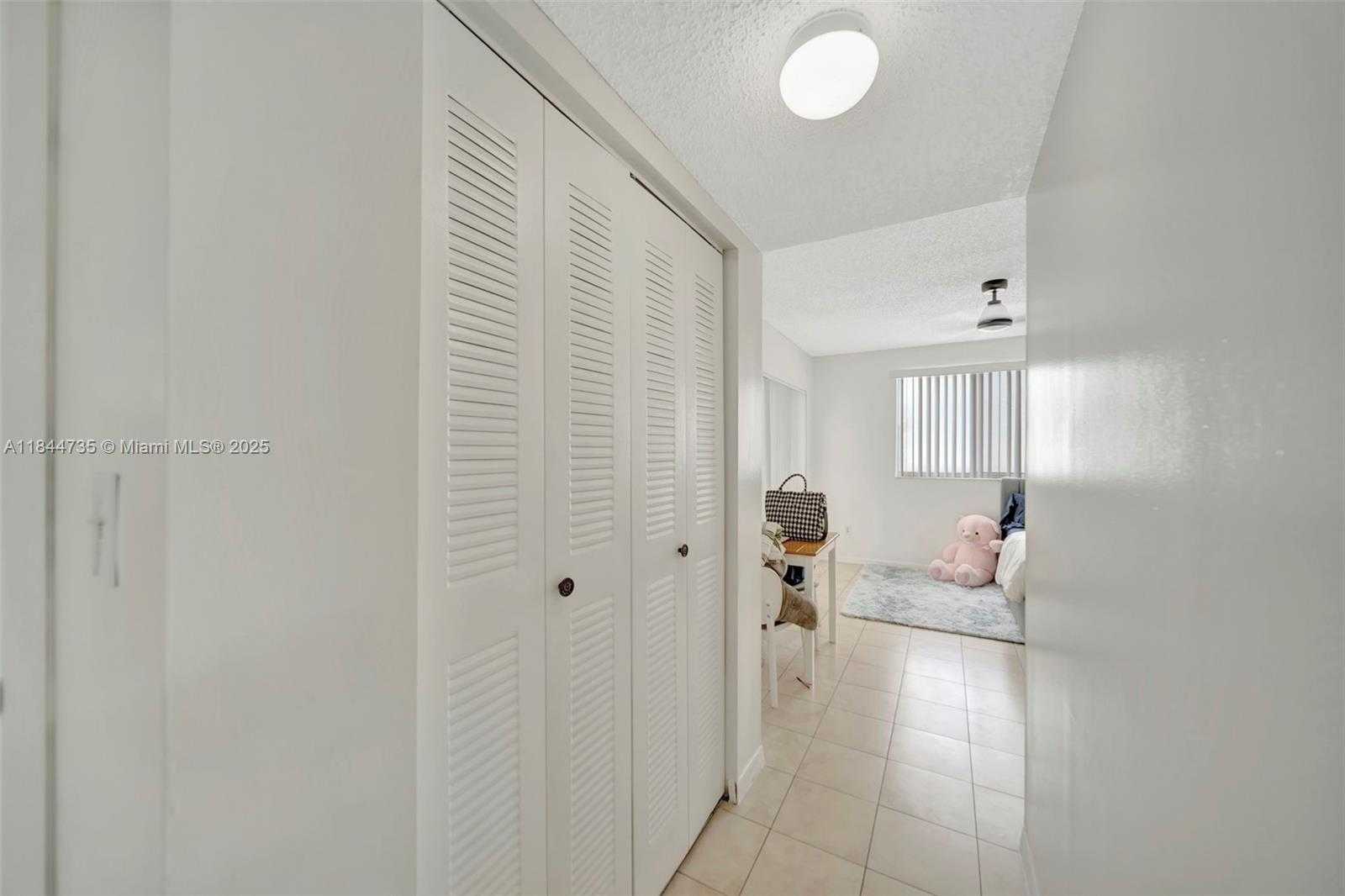 Small Image of 2620 SOUTH UNIVERSITY DR #109, Davie Number 16