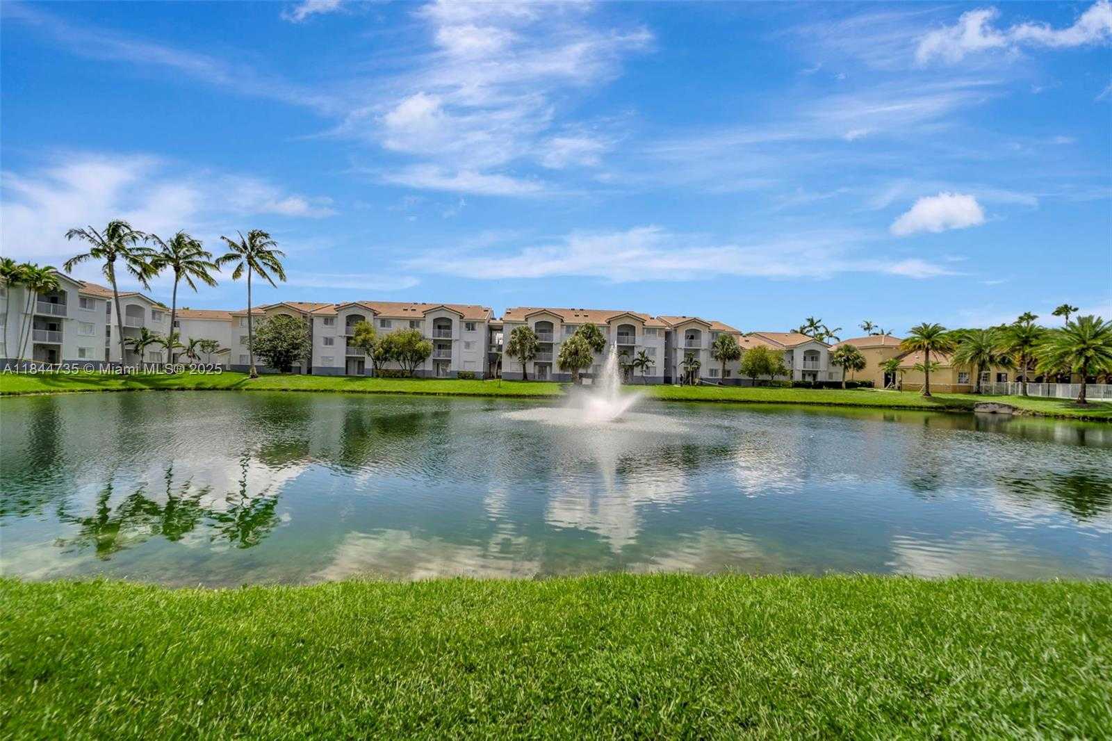 Small Image of 2620 SOUTH UNIVERSITY DR #109, Davie Number 2