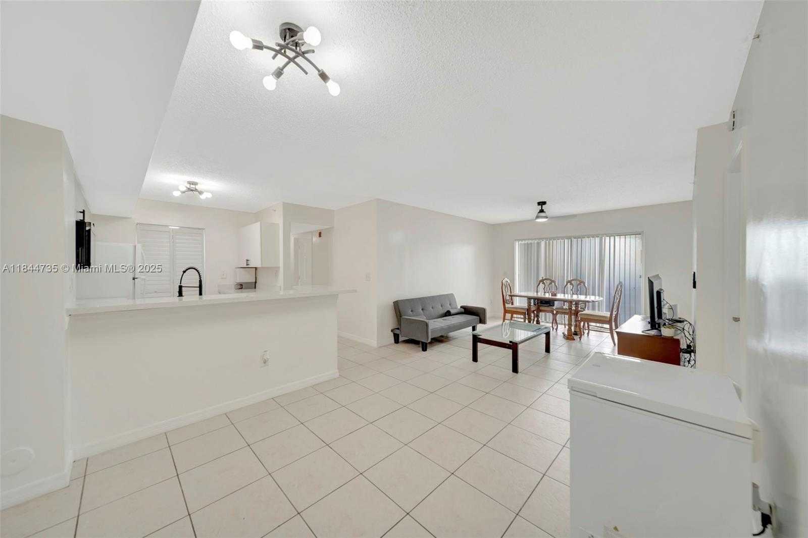 Small Image of 2620 SOUTH UNIVERSITY DR #109, Davie Number 21