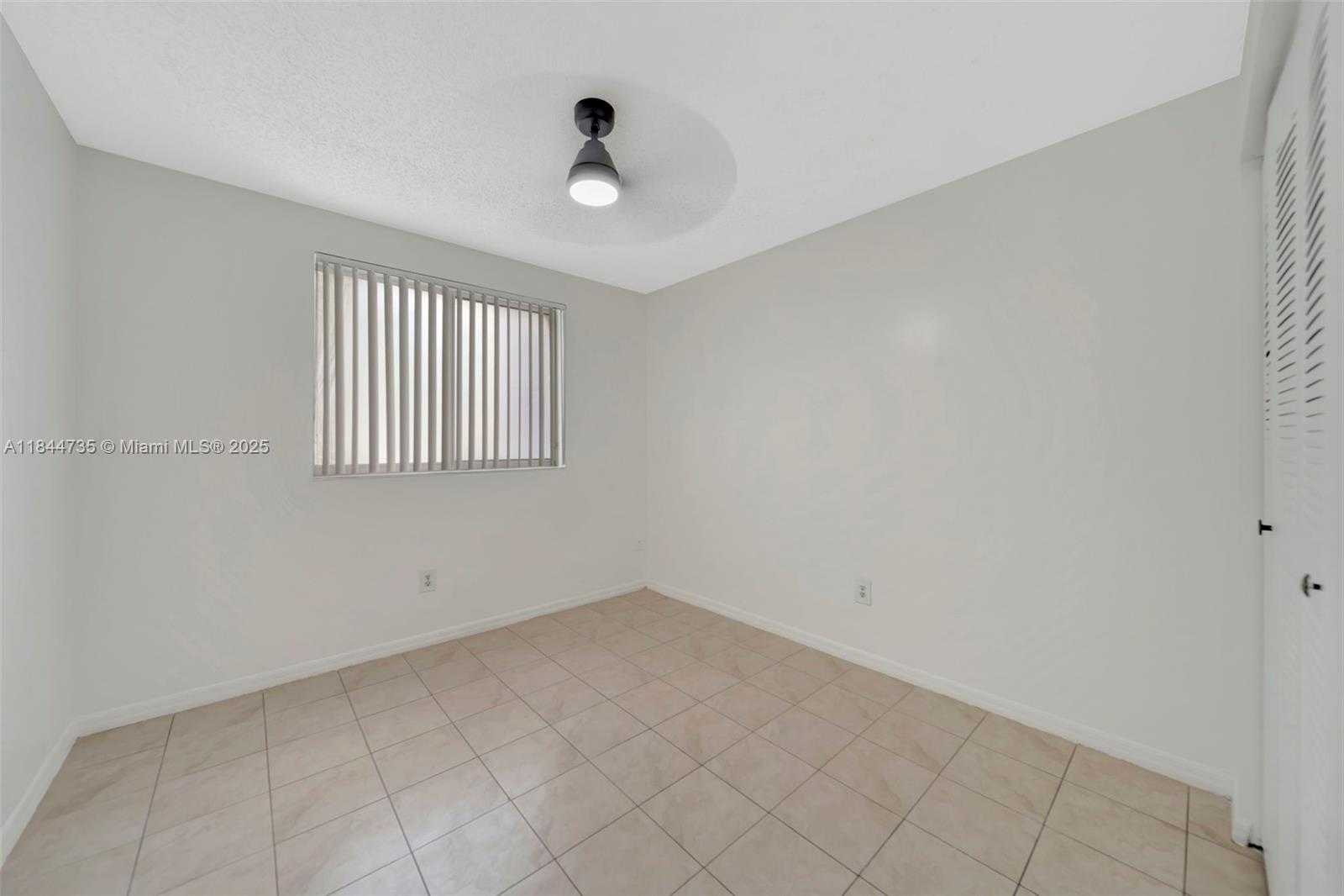 Small Image of 2620 SOUTH UNIVERSITY DR #109, Davie Number 26