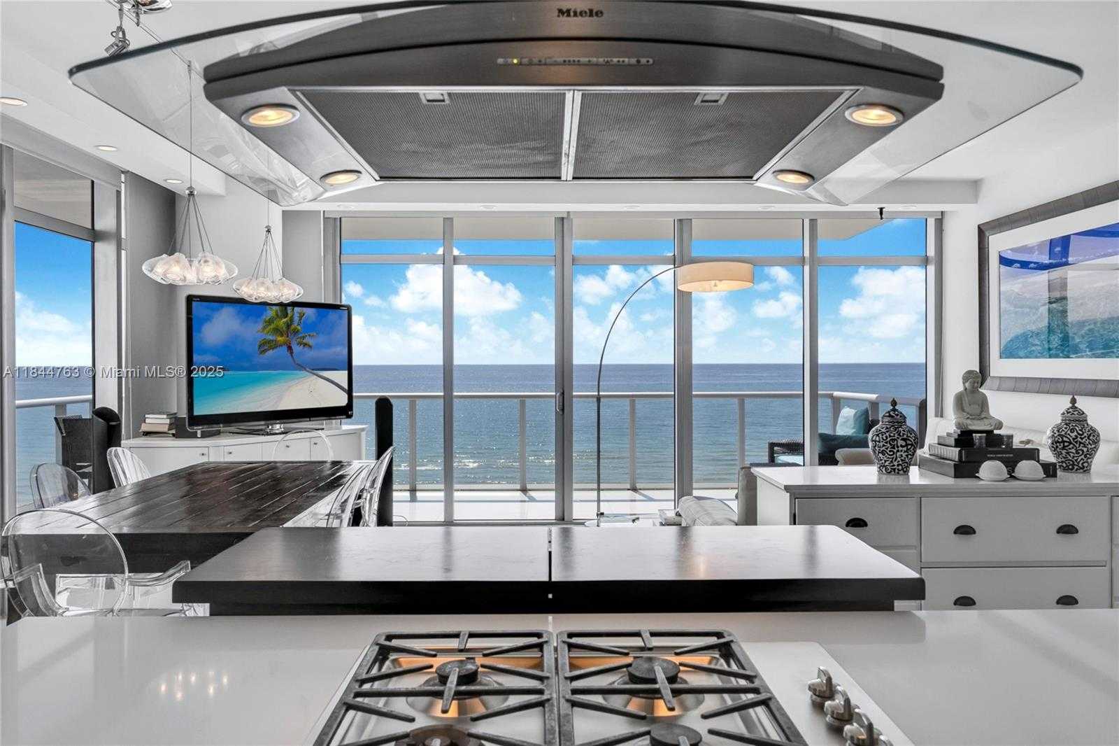 Small Image of 3737 COLLINS AVE #S-801, Miami Beach Number 12