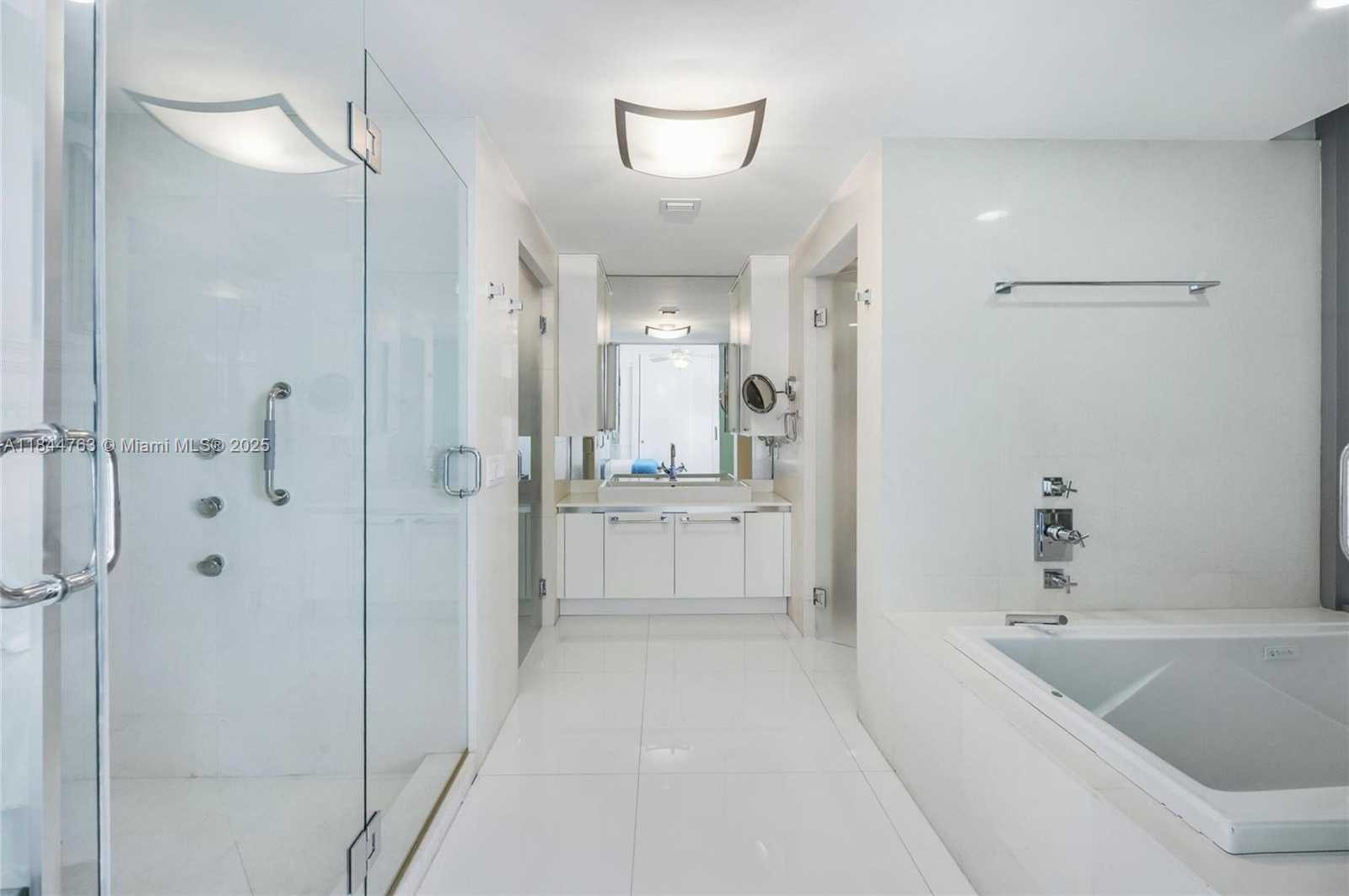 Small Image of 3737 COLLINS AVE #S-801, Miami Beach Number 15