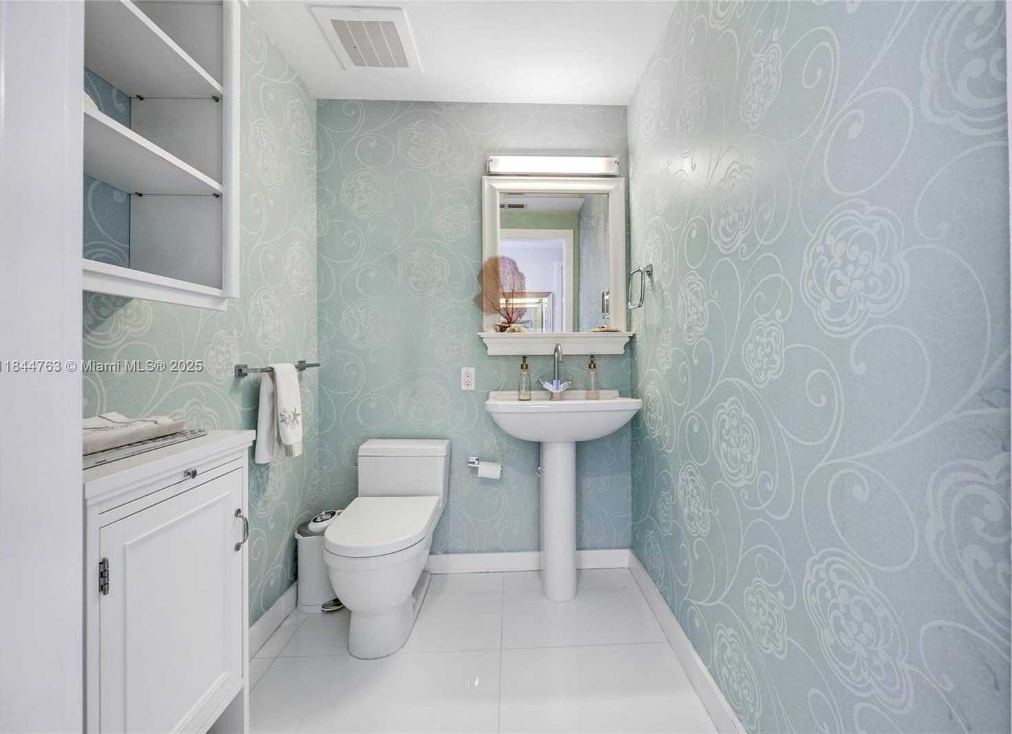 Small Image of 3737 COLLINS AVE #S-801, Miami Beach Number 17