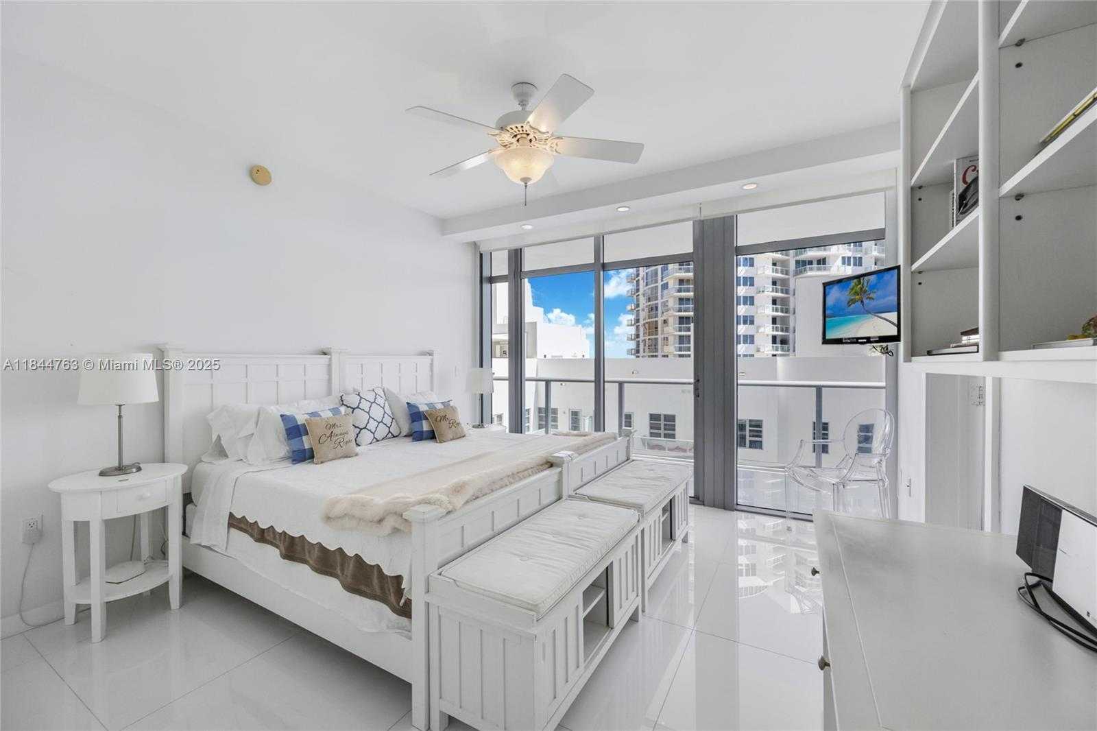 Small Image of 3737 COLLINS AVE #S-801, Miami Beach Number 23