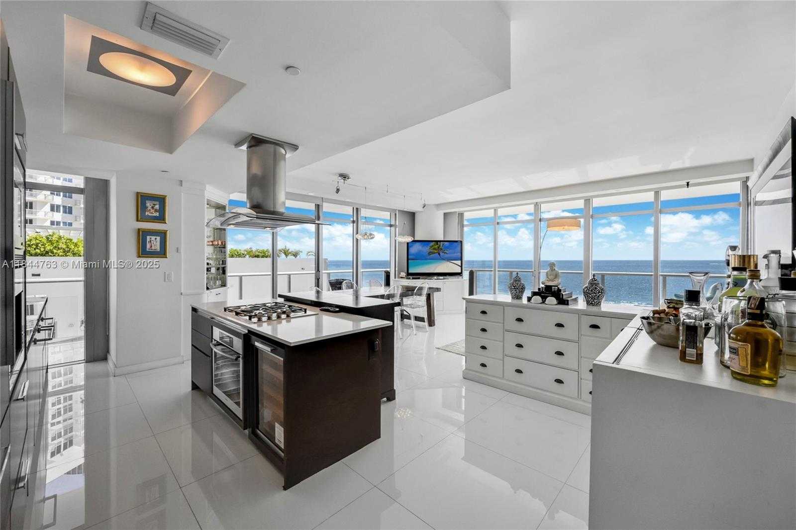 Small Image of 3737 COLLINS AVE #S-801, Miami Beach Number 8