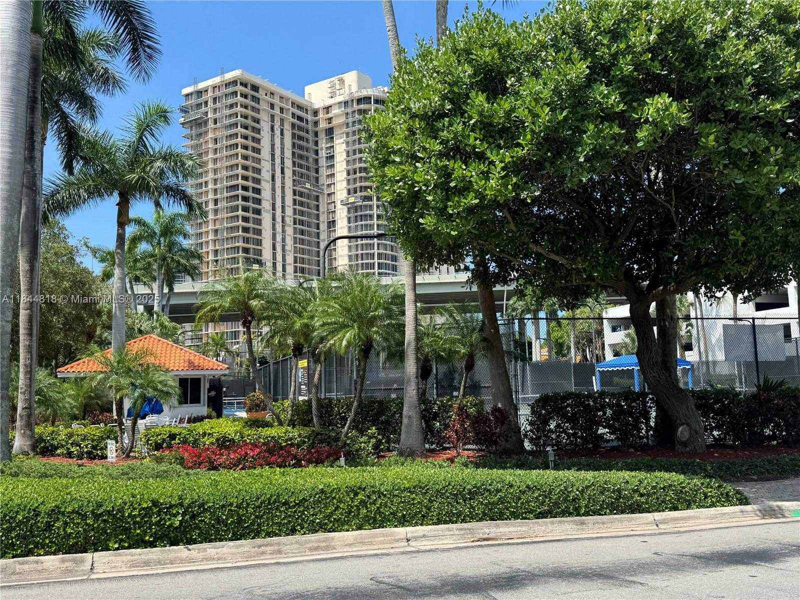 Small Image of 3530 MYSTIC POINTE DR #1213, Aventura Number 38