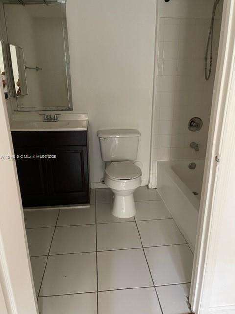 Small Image of 2494 CENTERGATE DR #102, Miramar Number 4