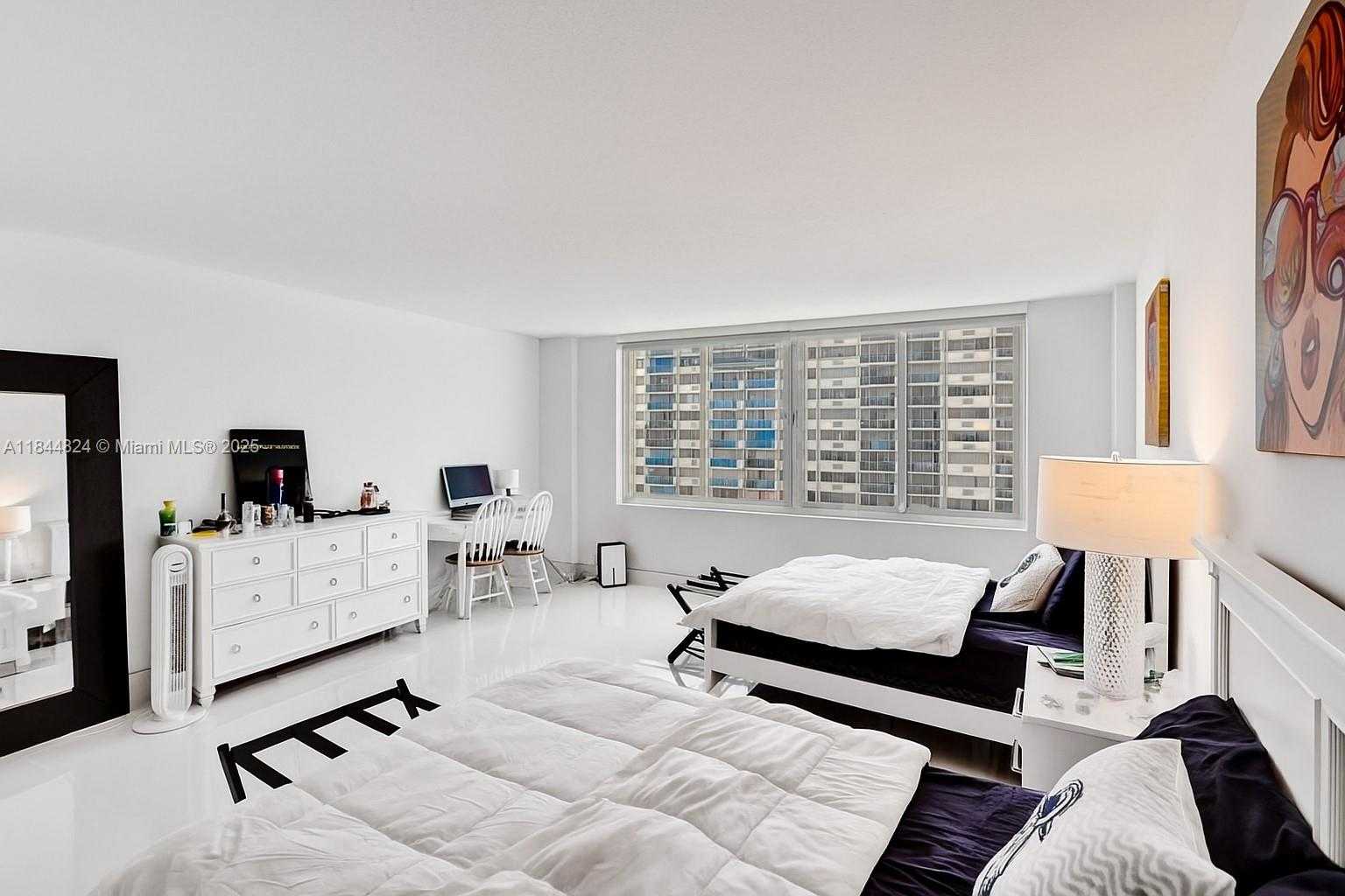 Small Image of 5401 COLLINS AVE #334, Miami Beach Number 14