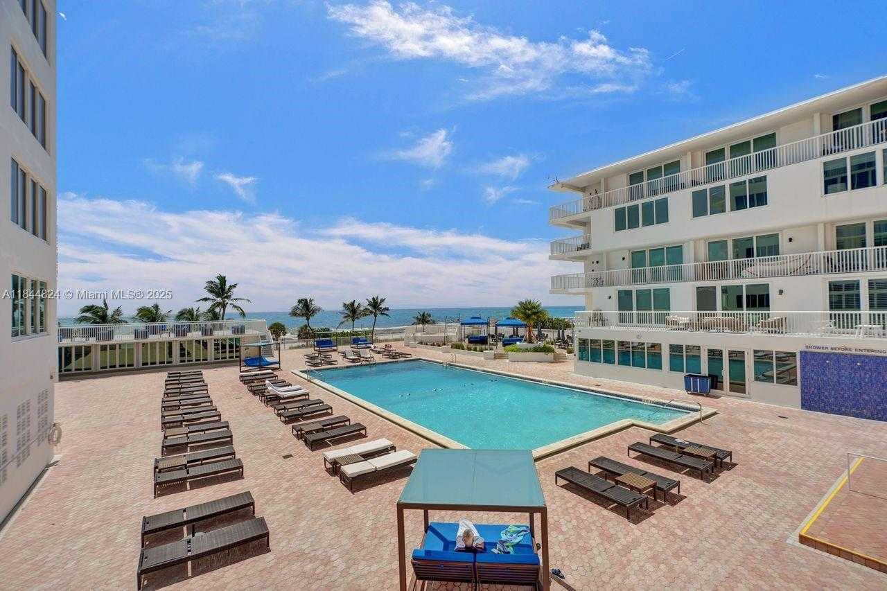 Small Image of 5401 COLLINS AVE #334, Miami Beach Number 20