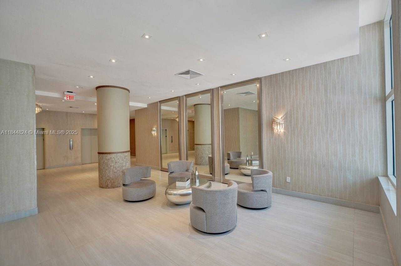 Small Image of 5401 COLLINS AVE #334, Miami Beach Number 26