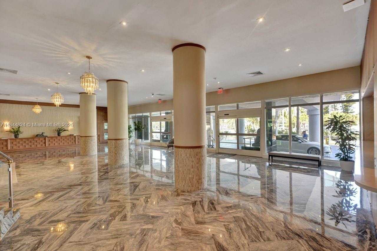 Small Image of 5401 COLLINS AVE #334, Miami Beach Number 27