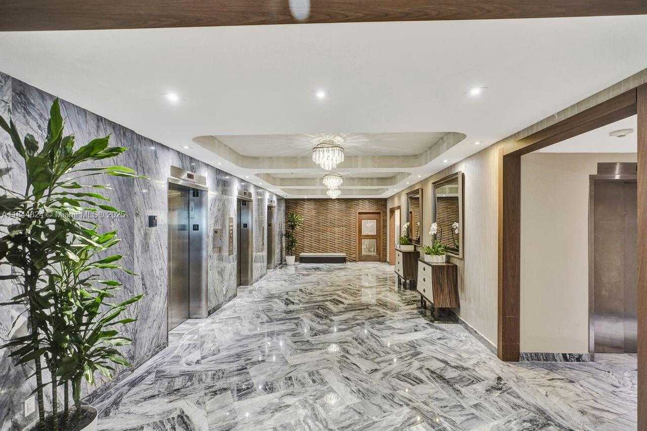 Small Image of 5401 COLLINS AVE #334, Miami Beach Number 28