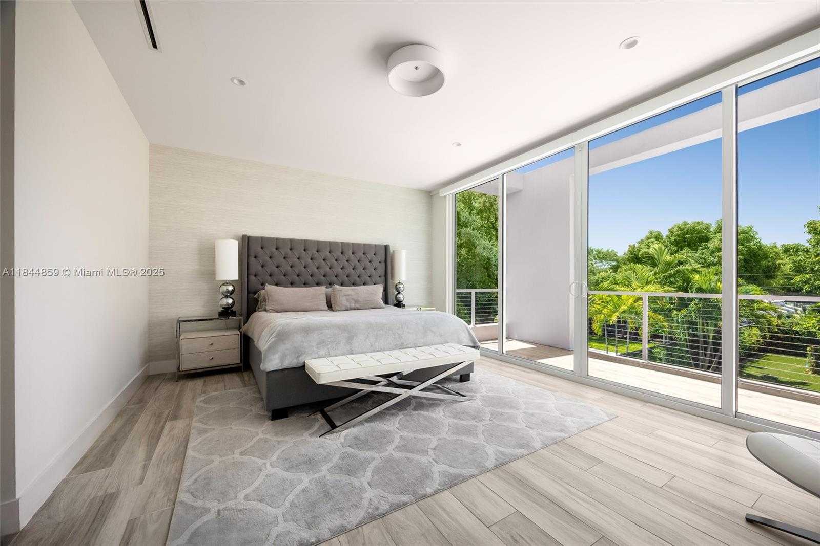 Small Image of 3442 DAY AVE #3442, Coconut Grove Number 13