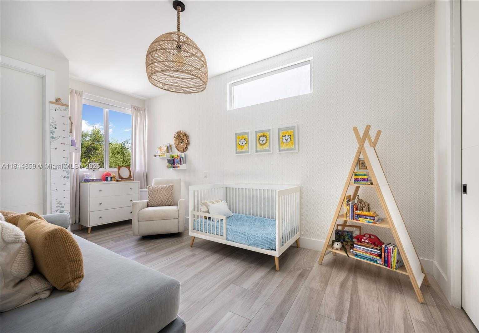 Small Image of 3442 DAY AVE #3442, Coconut Grove Number 15