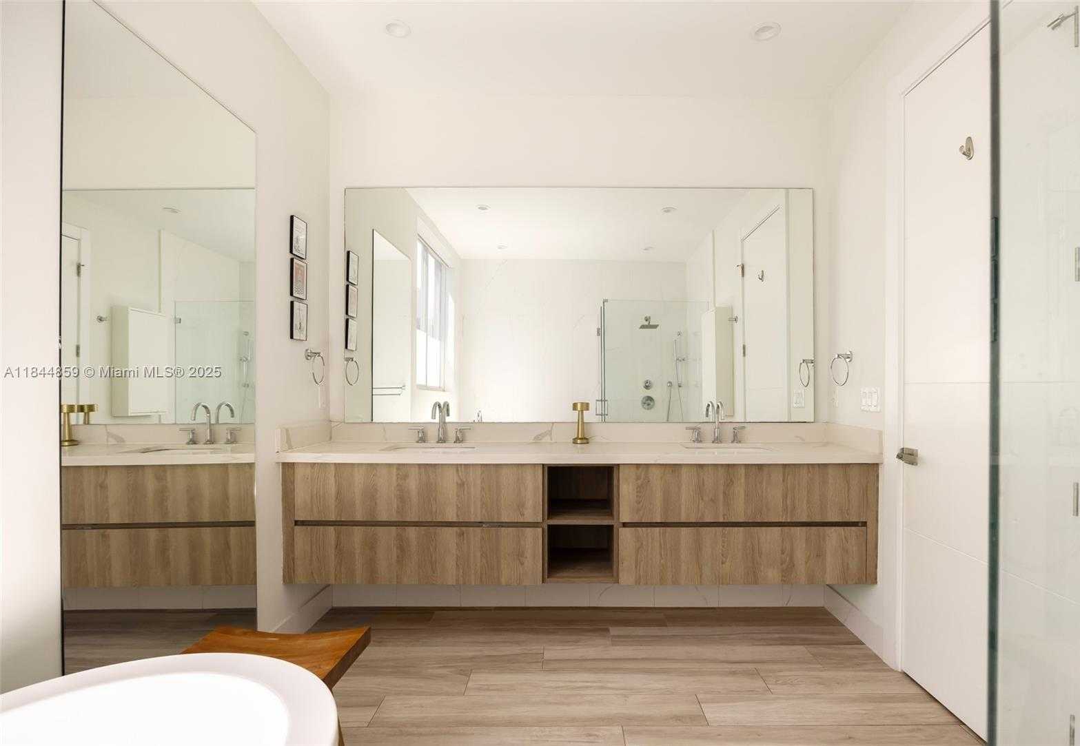 Small Image of 3442 DAY AVE #3442, Coconut Grove Number 17