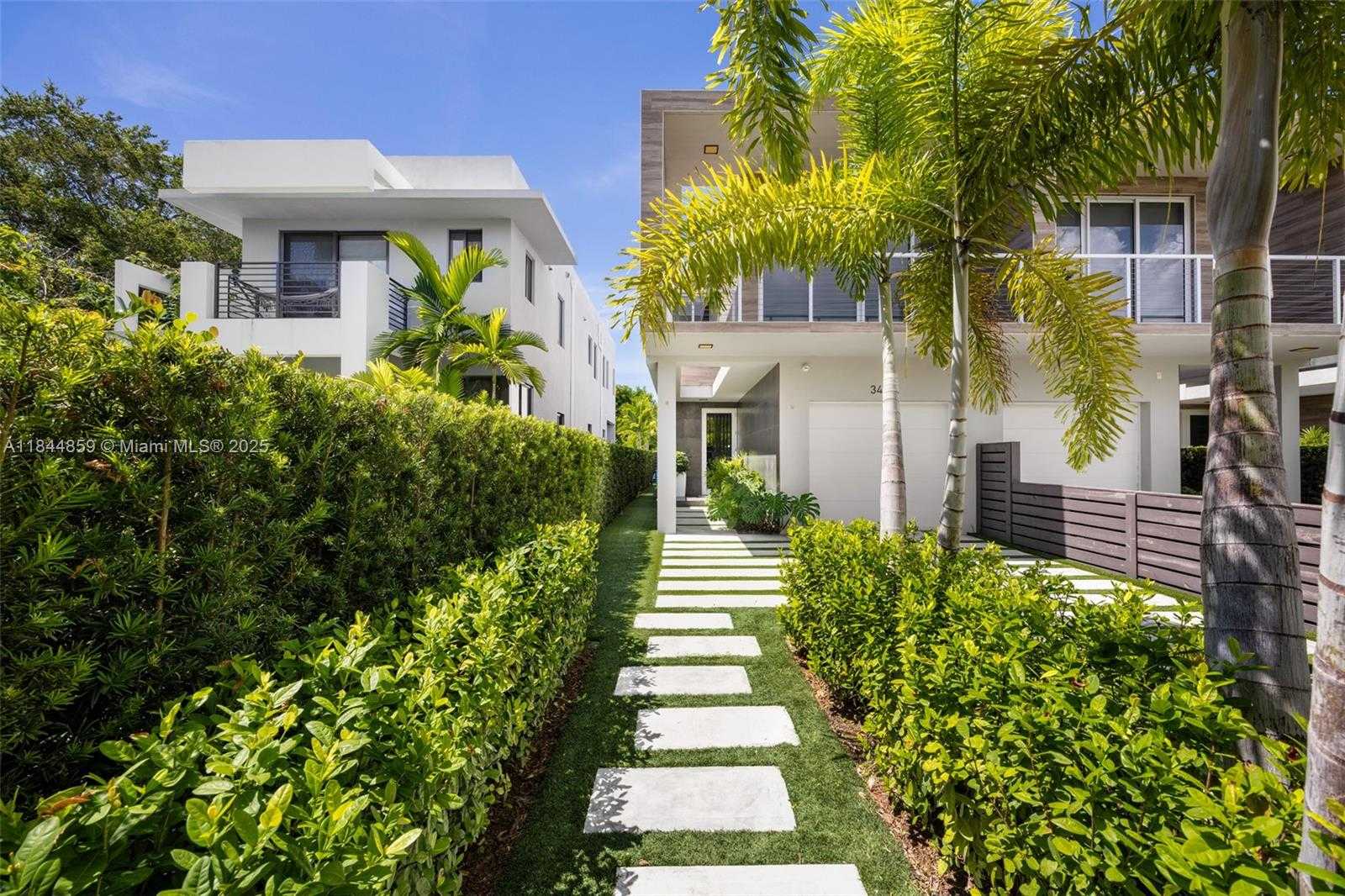 Small Image of 3442 DAY AVE #3442, Coconut Grove Number 2