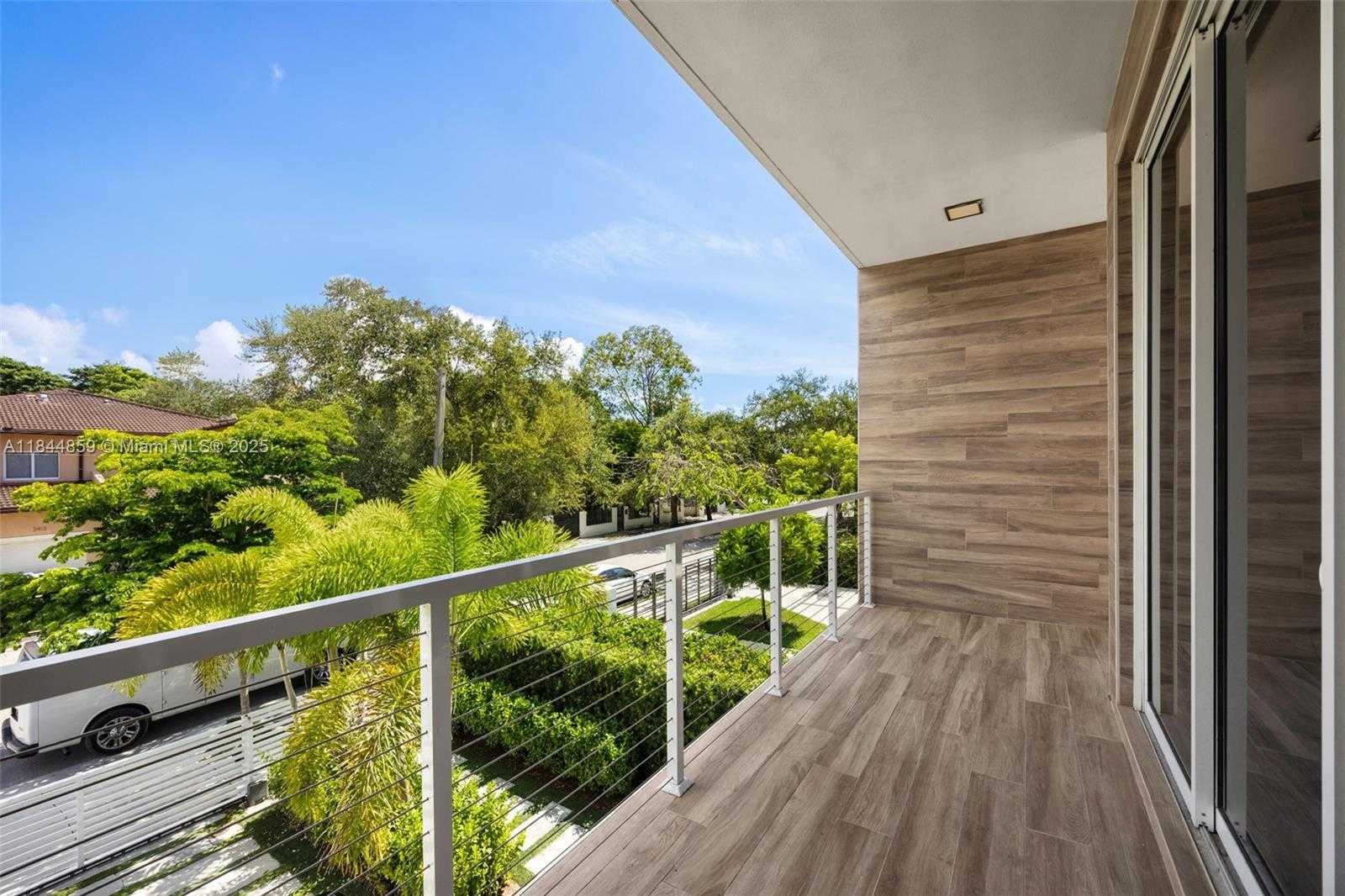 Small Image of 3442 DAY AVE #3442, Coconut Grove Number 21