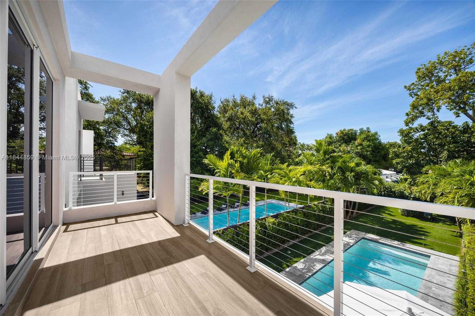 Small Image of 3442 DAY AVE #3442, Coconut Grove Number 22