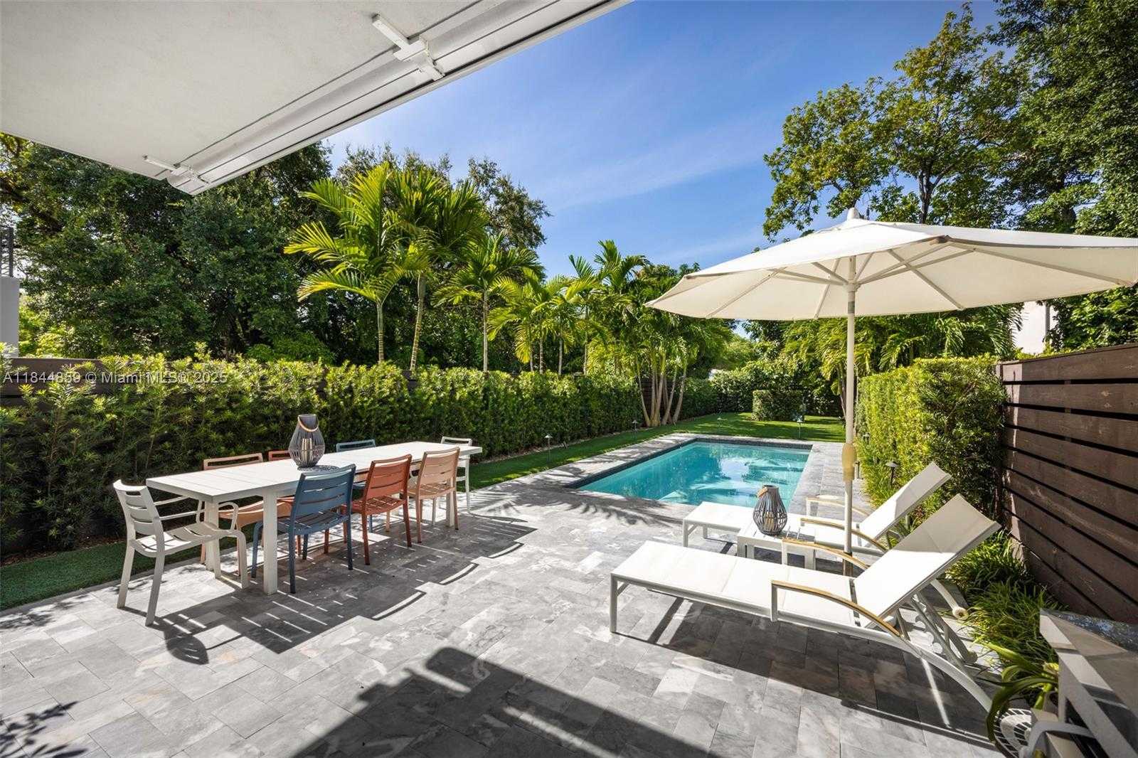 Small Image of 3442 DAY AVE #3442, Coconut Grove Number 23