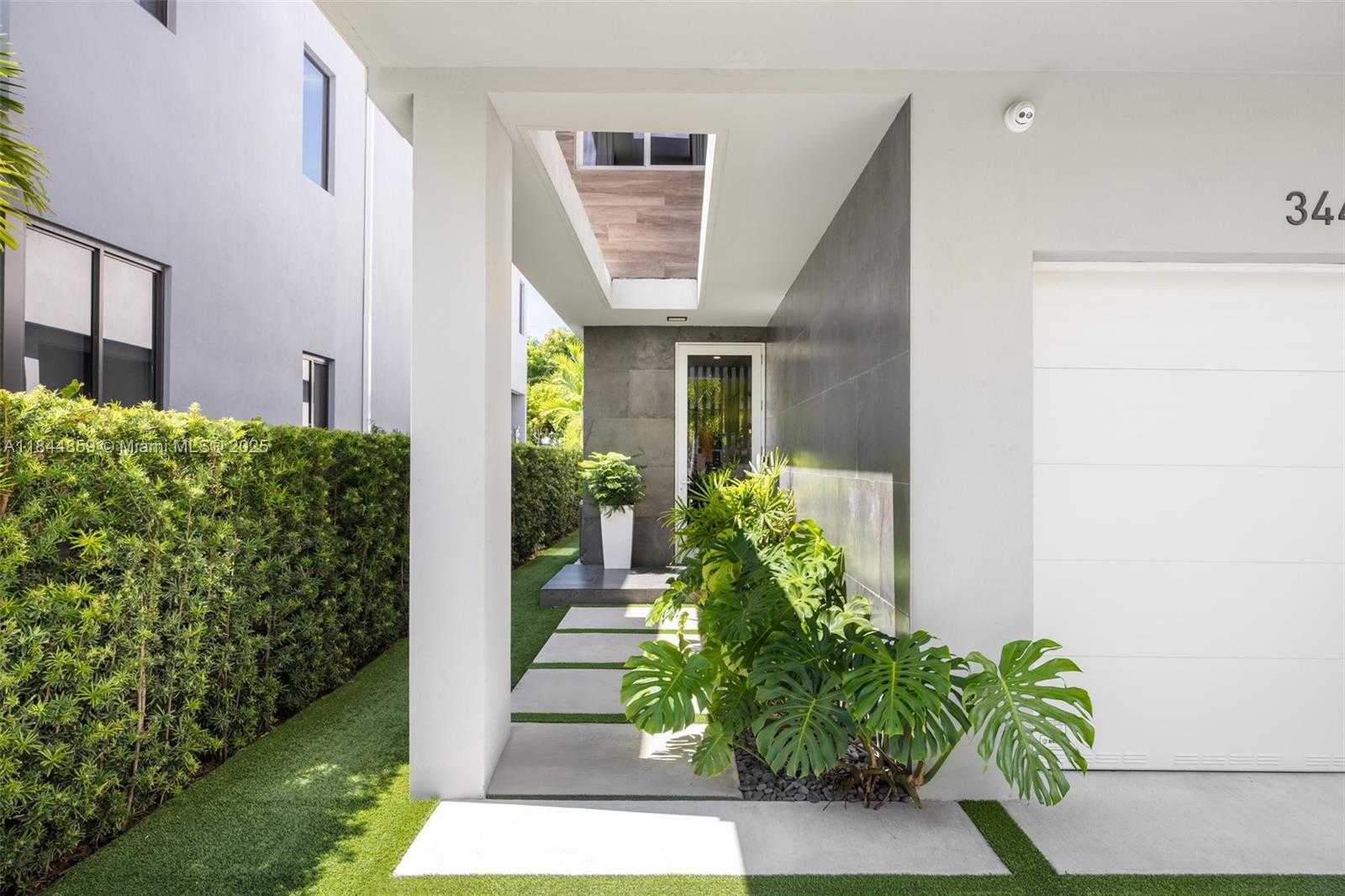 Small Image of 3442 DAY AVE #3442, Coconut Grove Number 3
