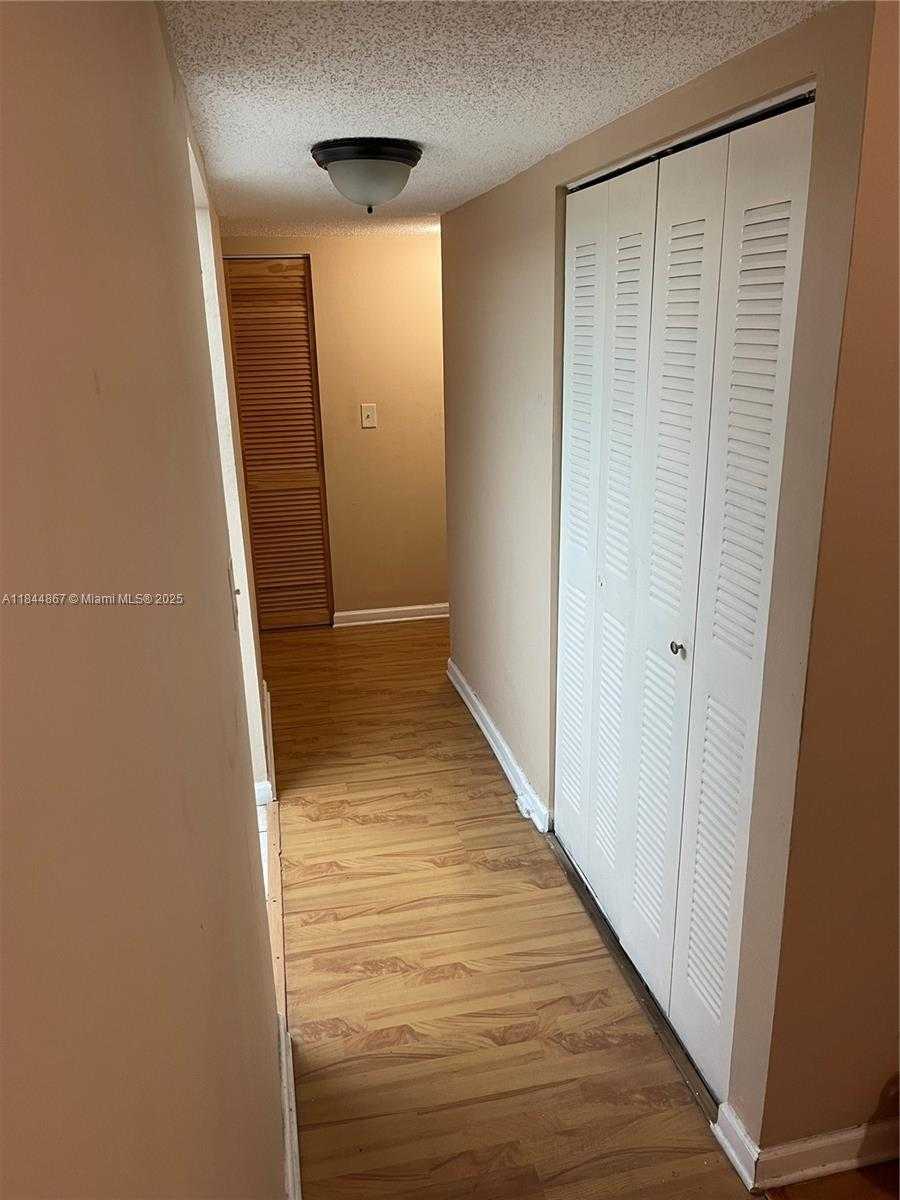 Small Image of 9359 FONTAINEBLEAU BLVD #F301, Miami Number 2