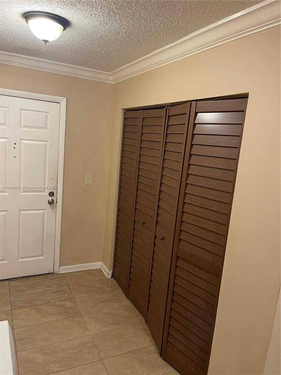 Small Image of 9359 FONTAINEBLEAU BLVD #F301, Miami Number 3