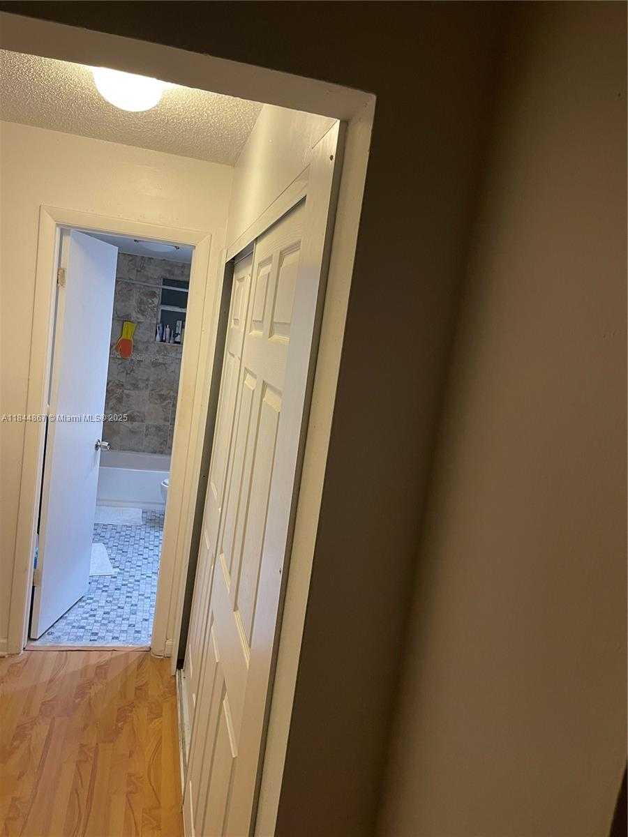 Small Image of 9359 FONTAINEBLEAU BLVD #F301, Miami Number 6
