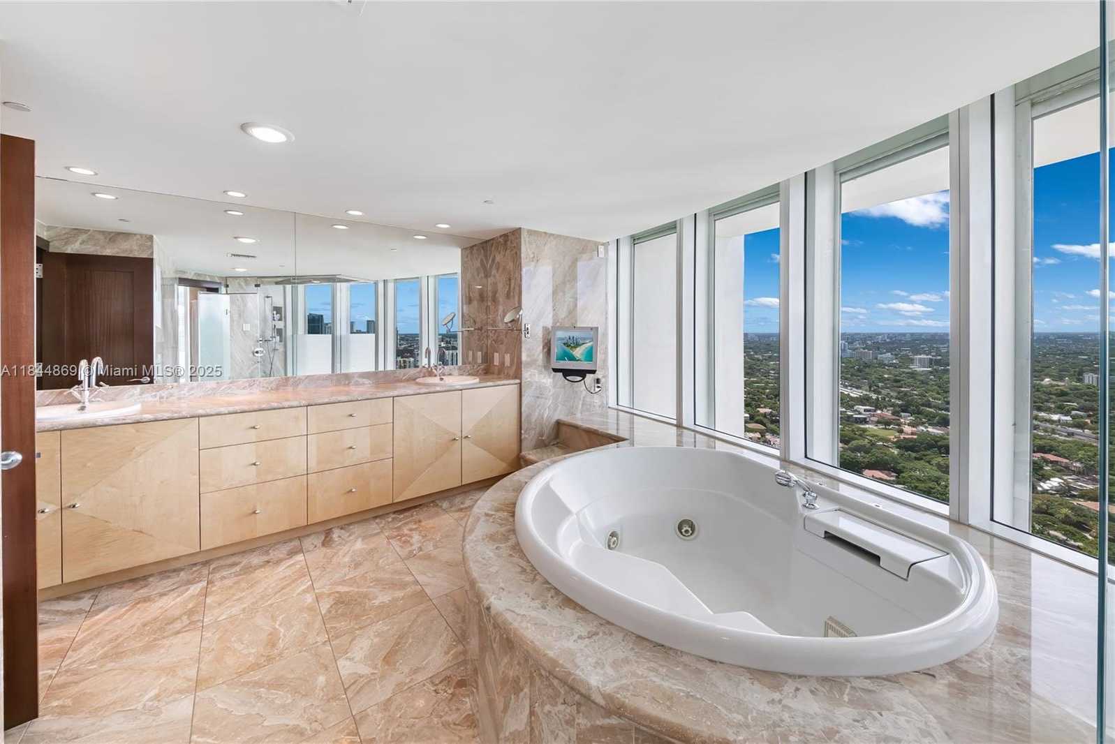 Small Image of 1643 BRICKELL AVE #3702, Miami Number 14