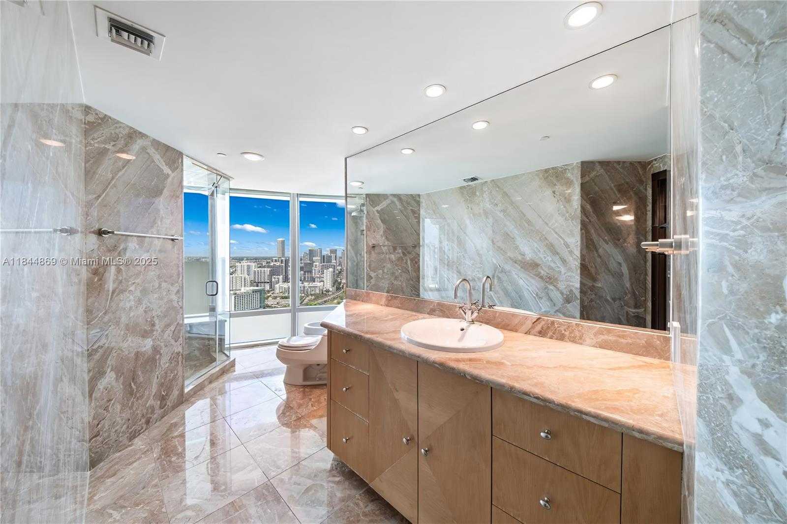 Small Image of 1643 BRICKELL AVE #3702, Miami Number 16