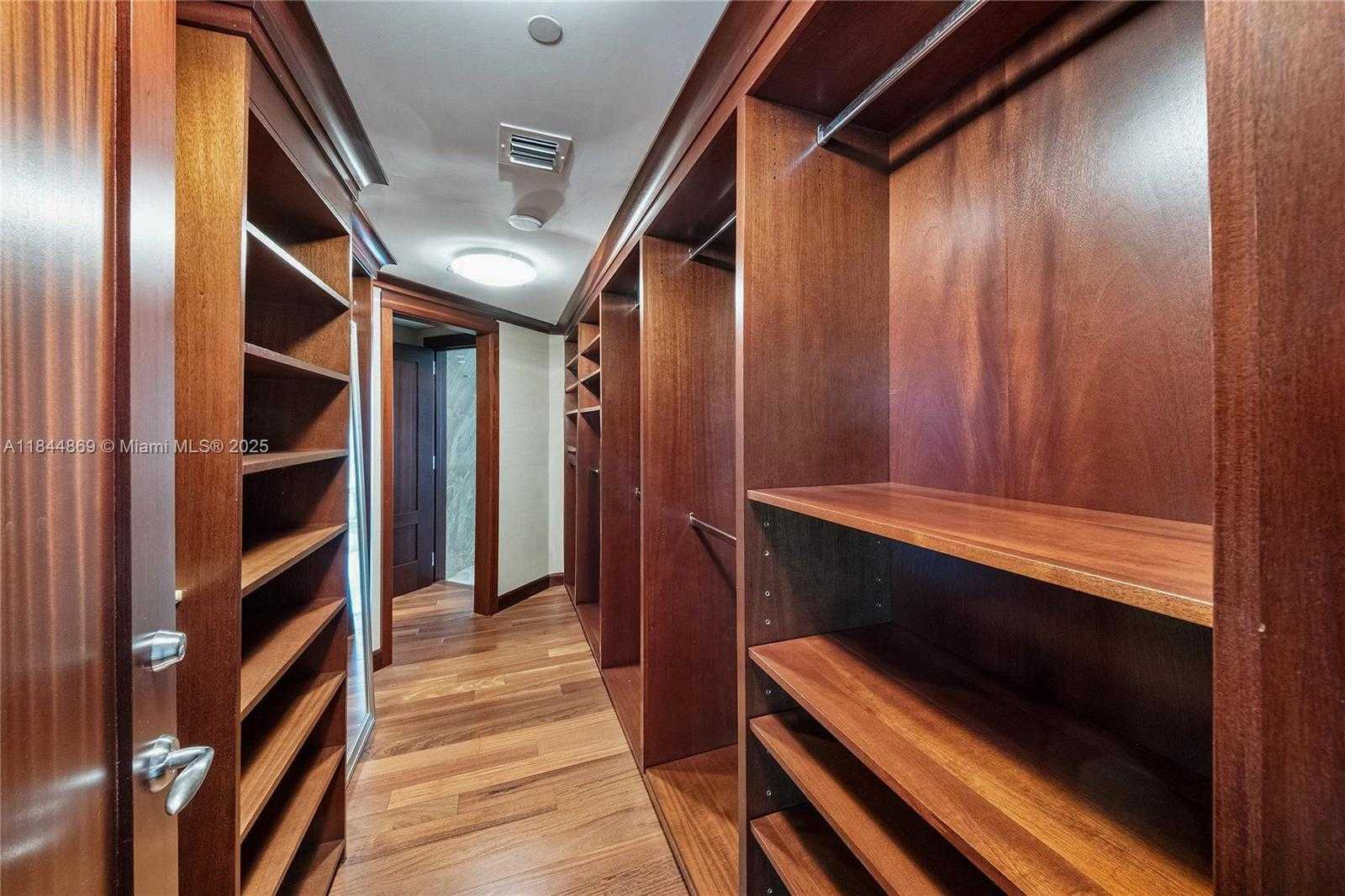 Small Image of 1643 BRICKELL AVE #3702, Miami Number 17