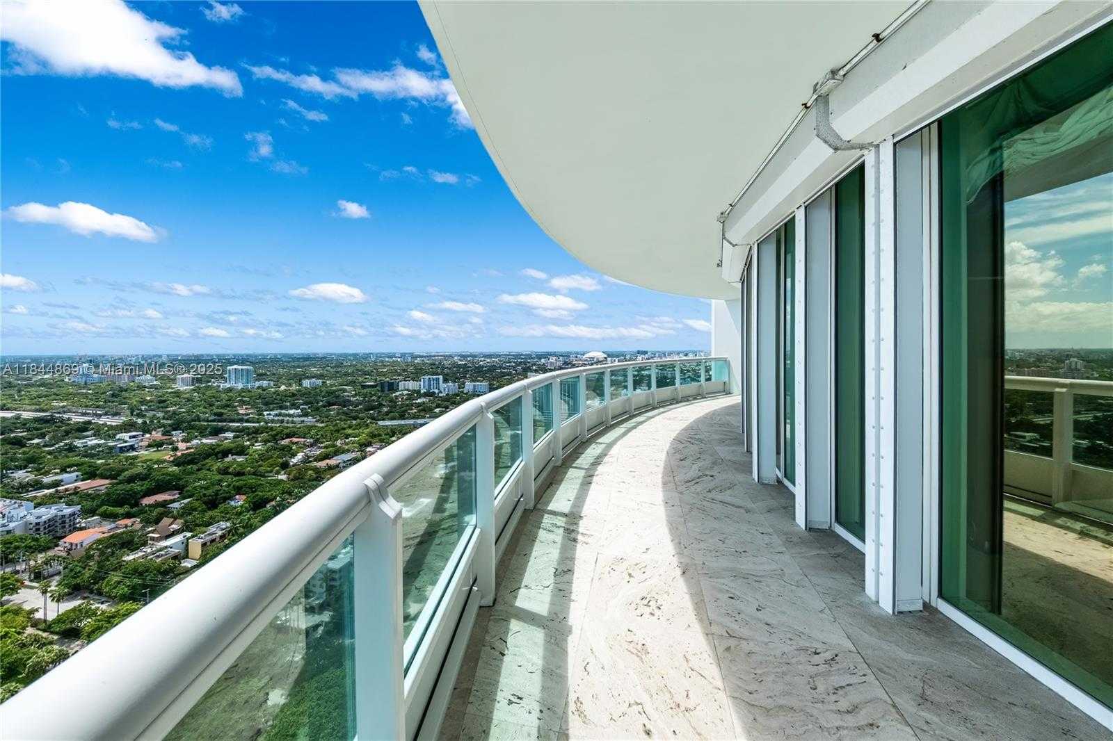 Small Image of 1643 BRICKELL AVE #3702, Miami Number 20