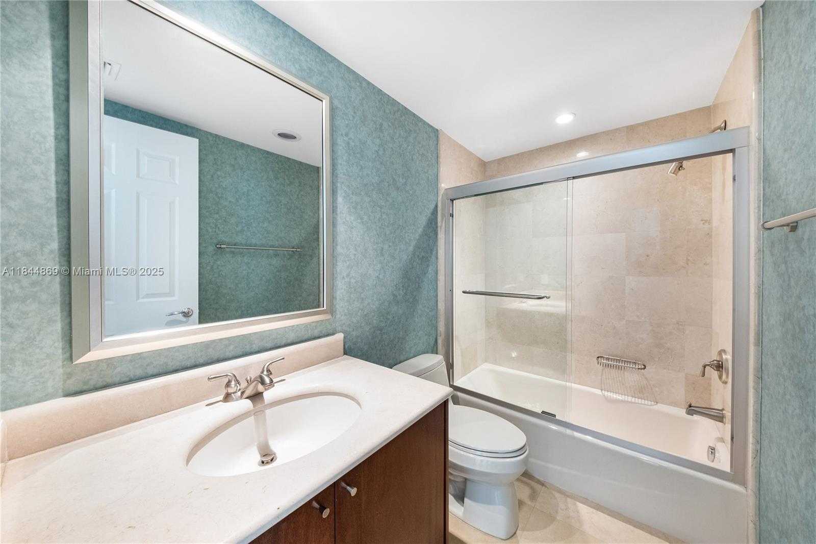 Small Image of 1643 BRICKELL AVE #3702, Miami Number 28