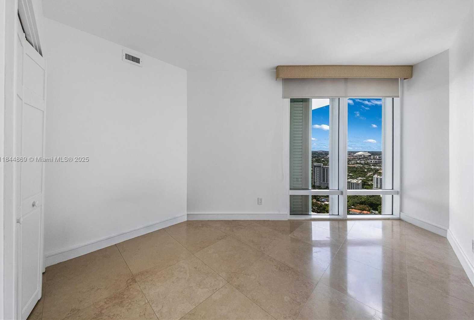 Small Image of 1643 BRICKELL AVE #3702, Miami Number 29