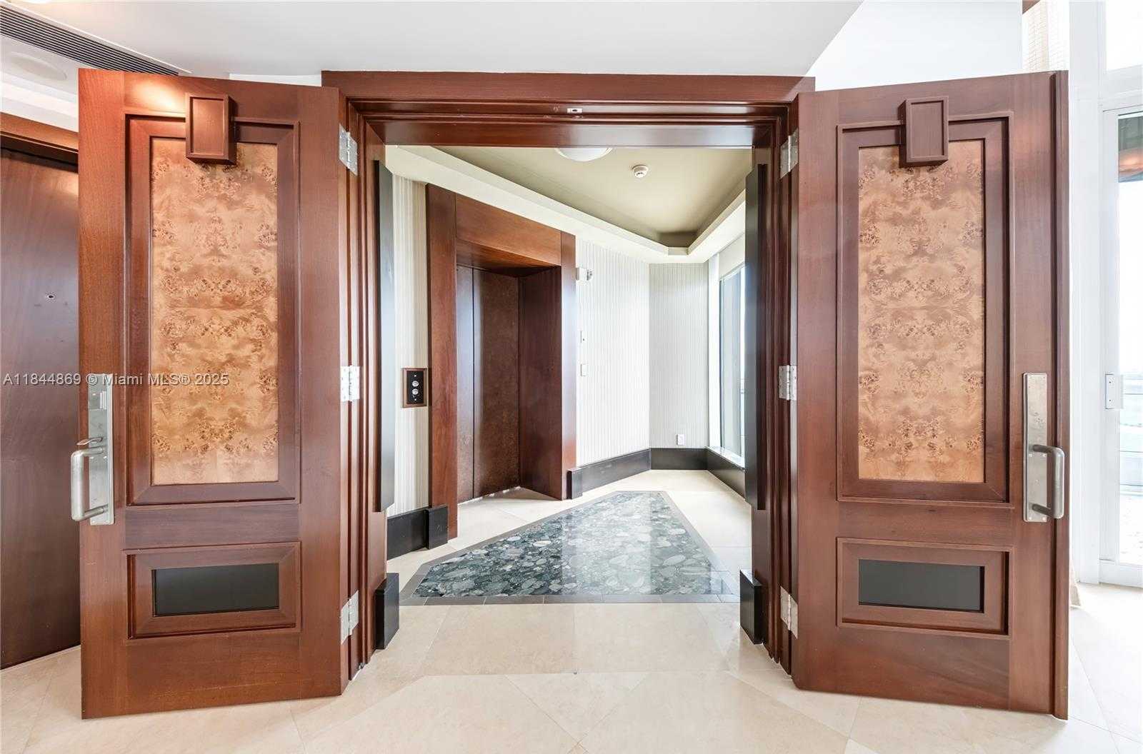 Small Image of 1643 BRICKELL AVE #3702, Miami Number 32