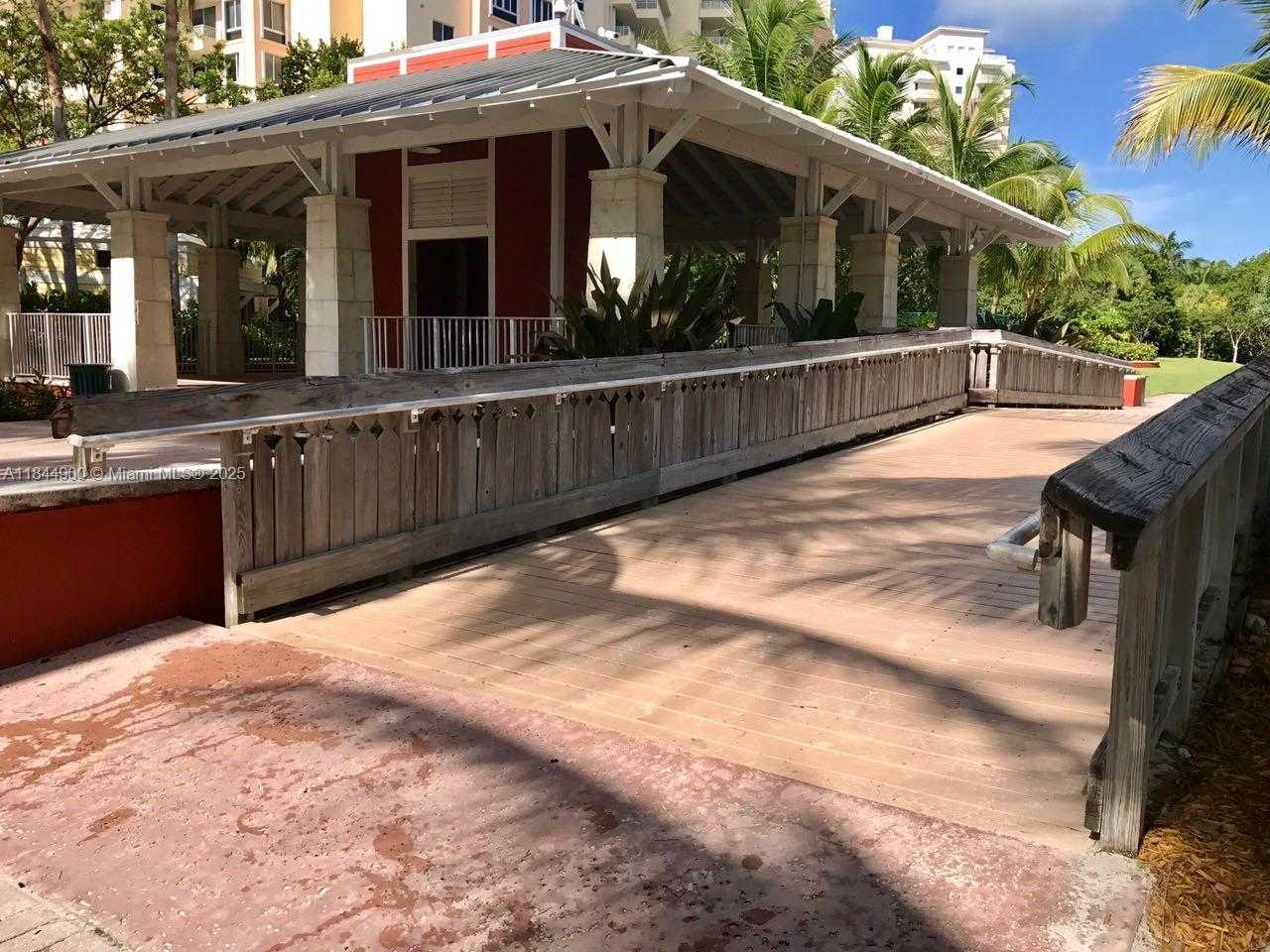Small Image of 100 SUNRISE DR #27, Key Biscayne Number 23