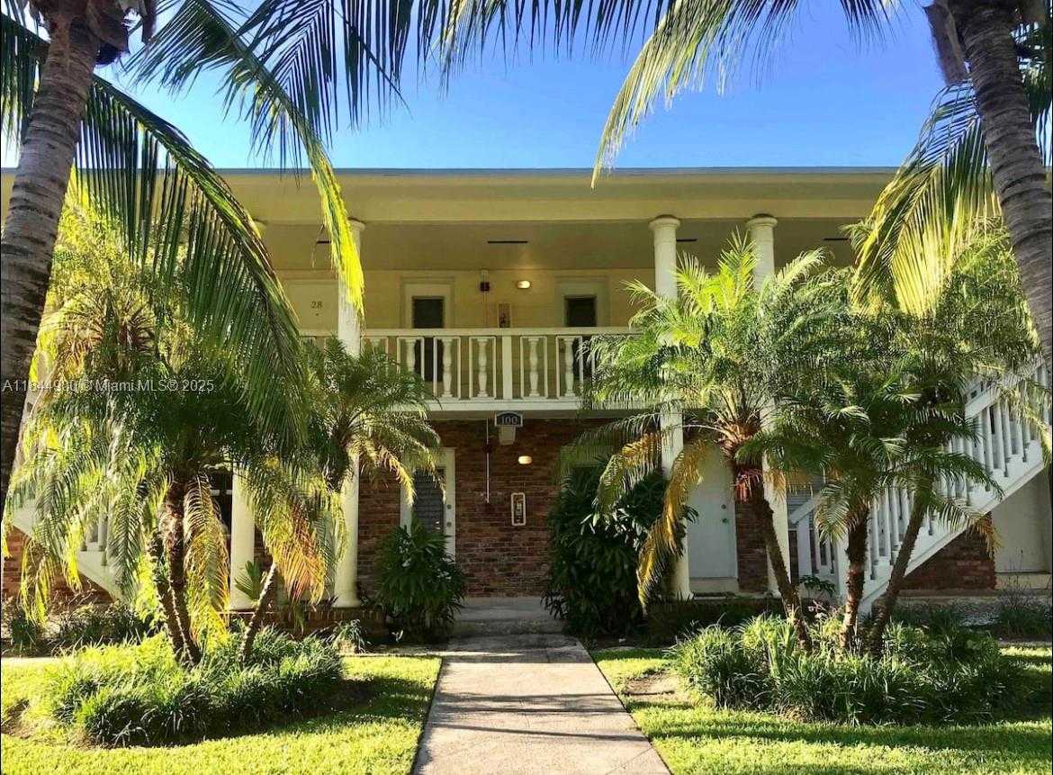 Small Image of 100 SUNRISE DR #27, Key Biscayne Number 24
