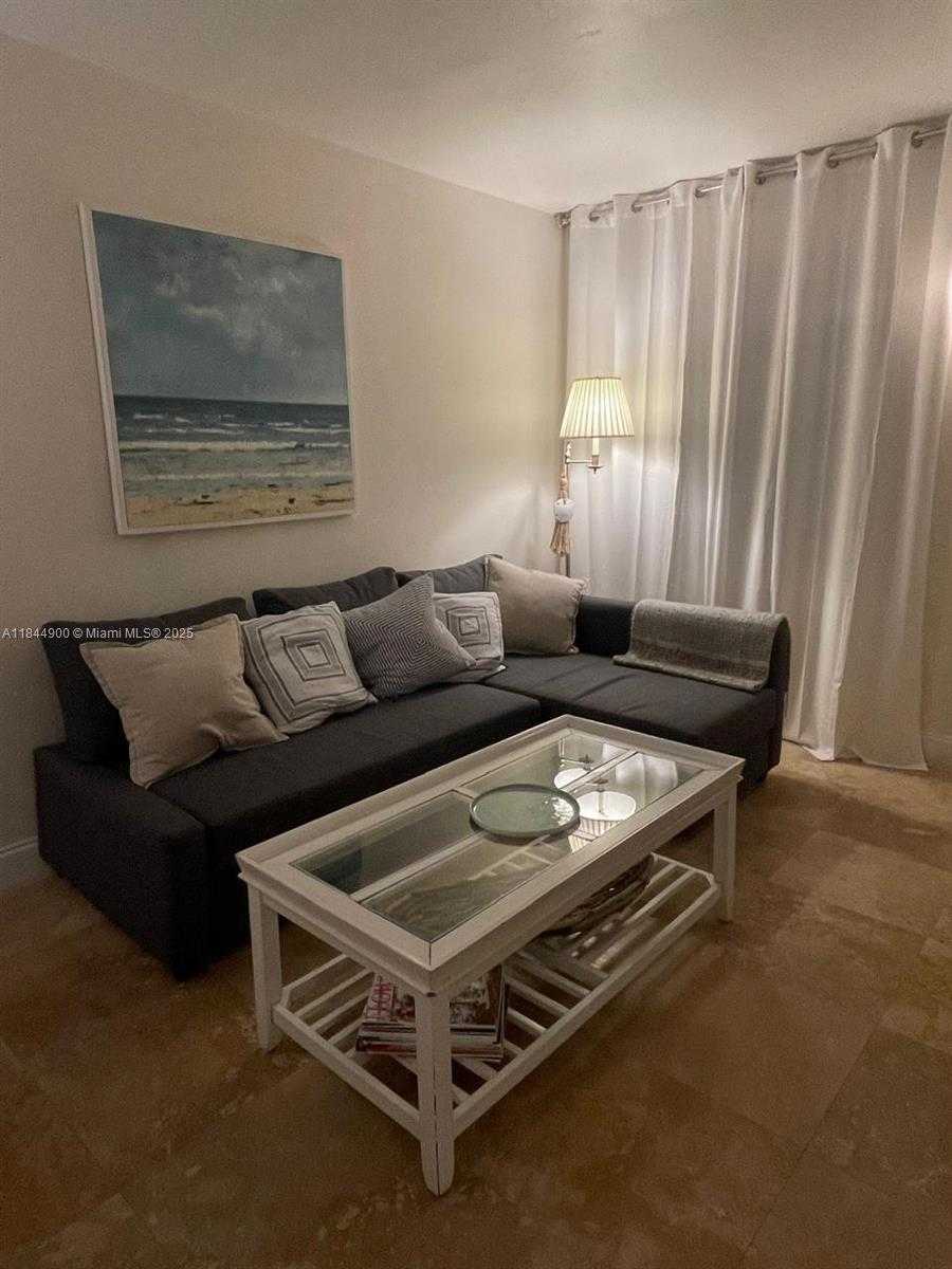 Small Image of 100 SUNRISE DR #27, Key Biscayne Number 3