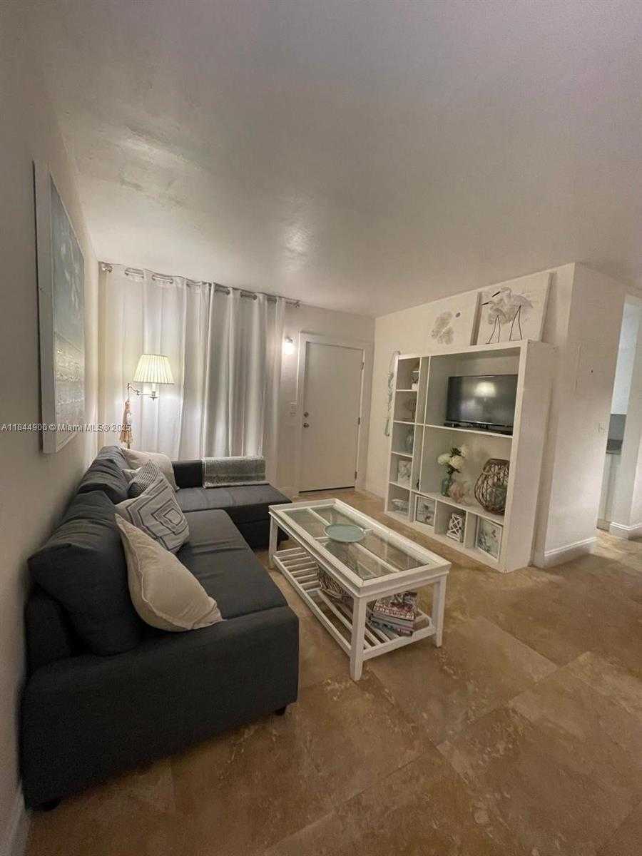 Small Image of 100 SUNRISE DR #27, Key Biscayne Number 4