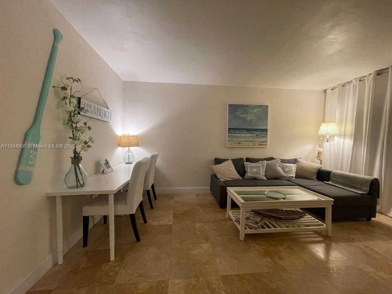 Small Image of 100 SUNRISE DR #27, Key Biscayne Number 6