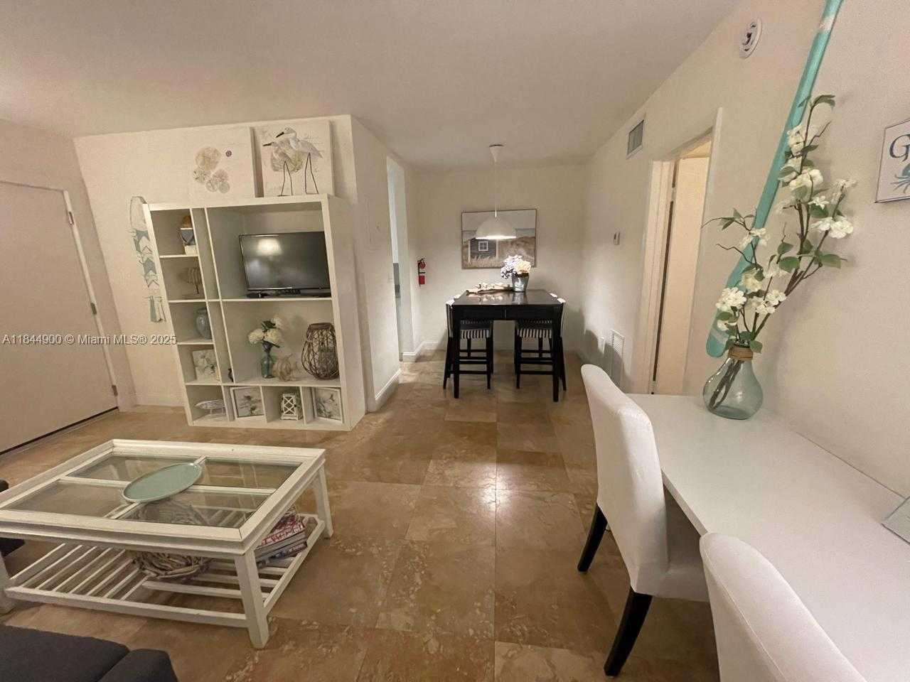 Small Image of 100 SUNRISE DR #27, Key Biscayne Number 7